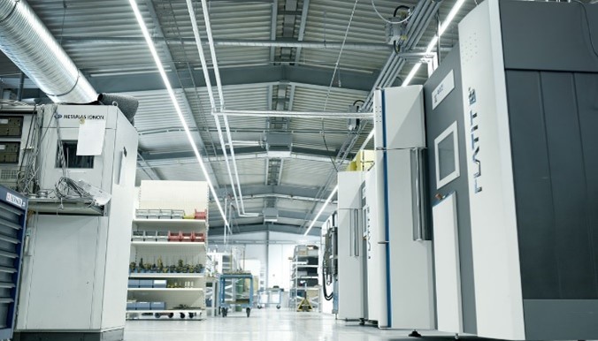 Die BTC - Beschichtungstechnik GmbH Chemnitz ist ein mittelständisches Unternehmen, welches seit über 25 Jahren Werkzeuge mit hochanspruchsvollen Beschichtungen veredelt. Als Verfahrenstechnologie kommt das PVD-ARC Verfahren in Hochvakuum-Kammern zum Eins